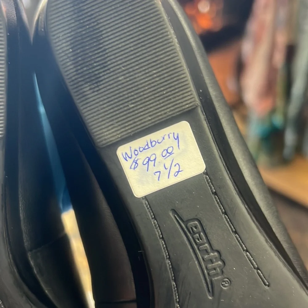 New EARTH Woodbury Black Leather Wedge Pumps Slip-on Women's Shoes 7.5 - Picture 5 of 5